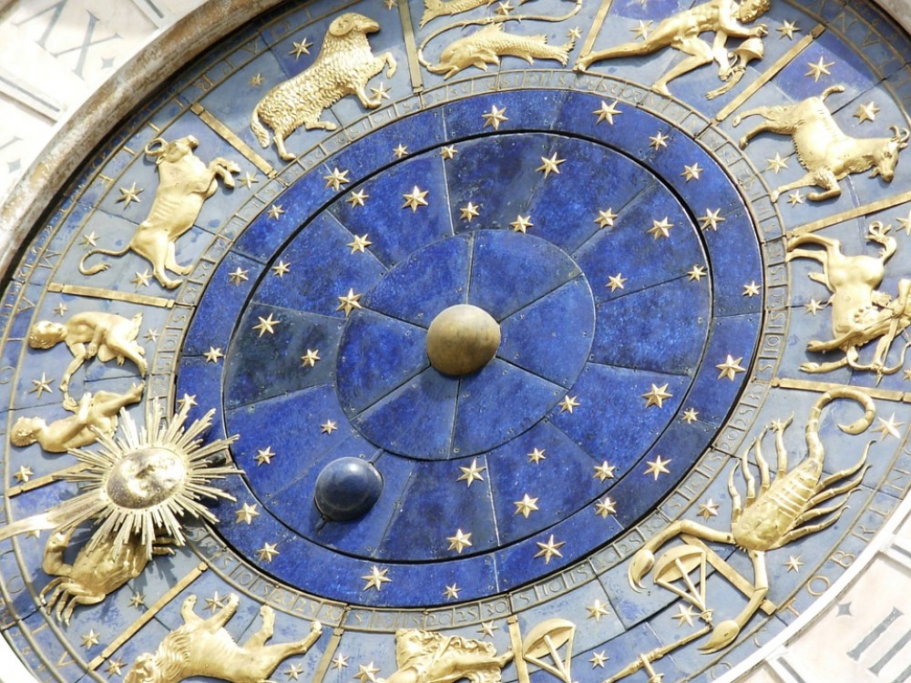 New article: Horoscope pas ŕ pas